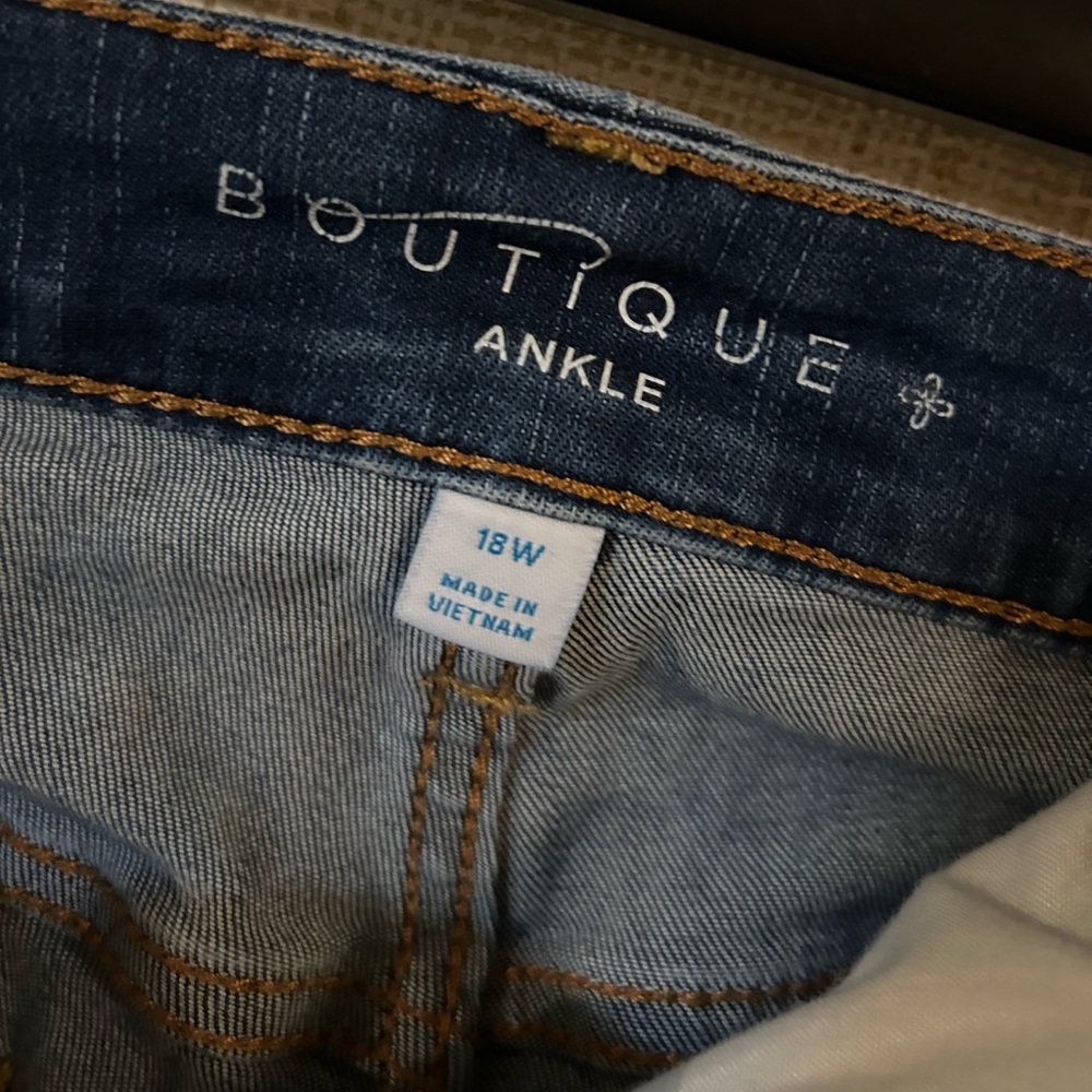 Jeans - Picture 2 of 2